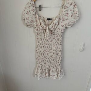 Chic Floral Mini Dress with Puff Sleeves